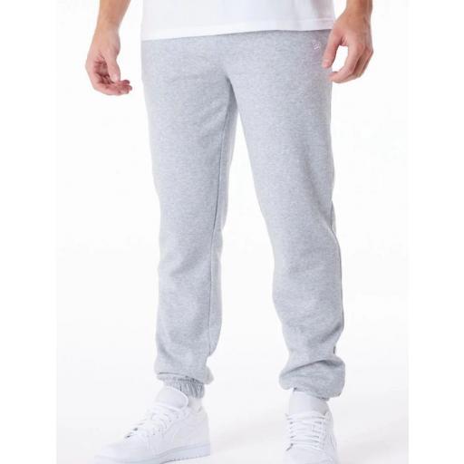 New Era Pantalón Largo Essentials Joggers Gris