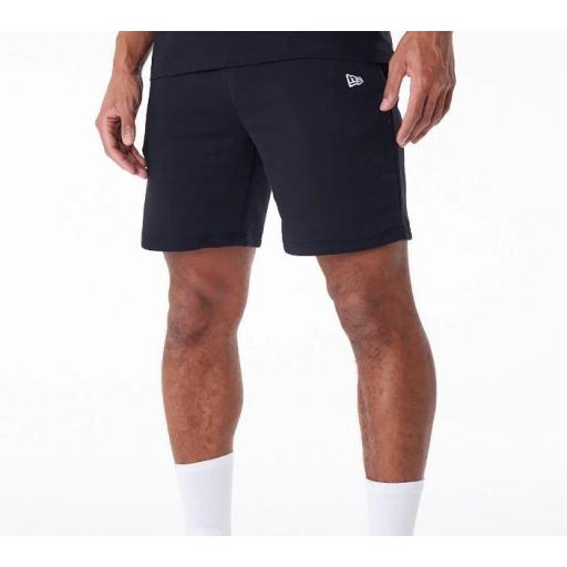 Pantalón Corto New Era Essentials Short Negro [2]