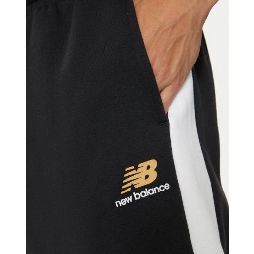 Pantalón Largo New Balance Classics Fleece Jogger Negro/Dorado [1]