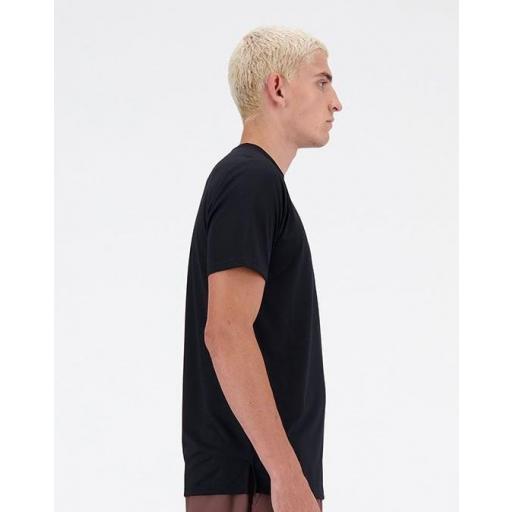 Camiseta New Balance Sport Essentials Negra [1]