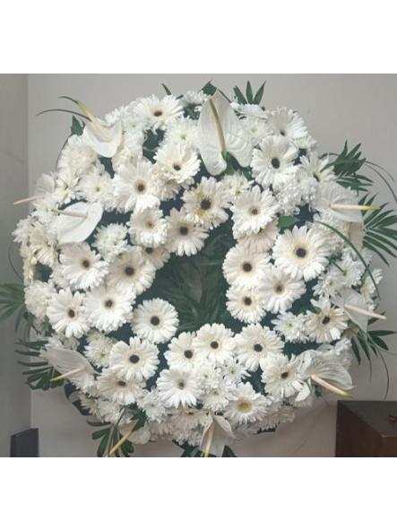Corona flores blancas