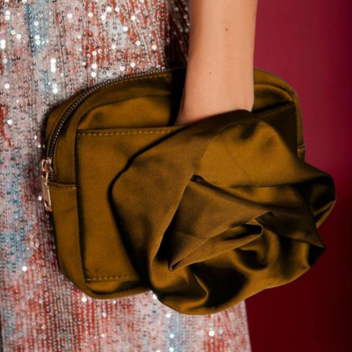 Bolso de mano satinado forma flor MEISÏE