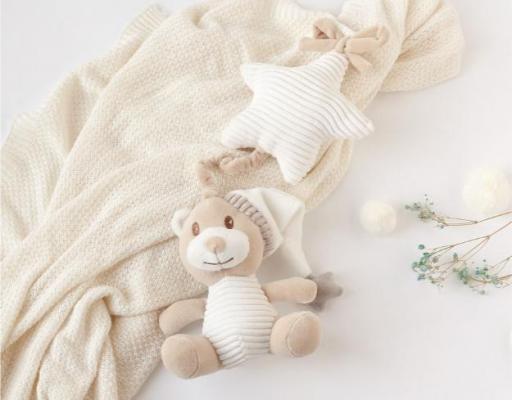 Kiokids - Peluche oso musical para cuna 4201