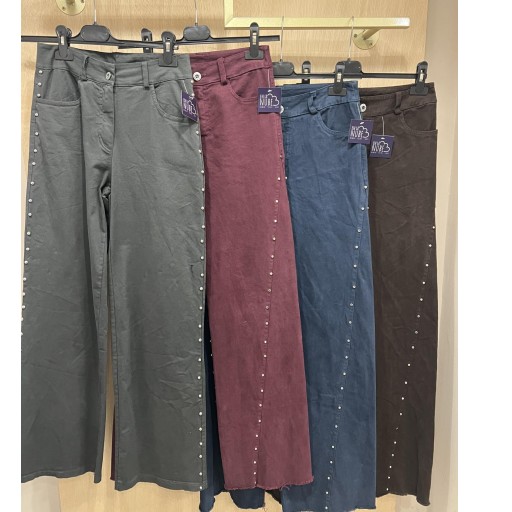 Pantalón tachuelas  [2]