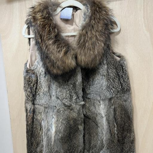 Chaleco cuello largo. [1]