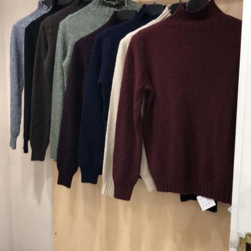 Jersey básico cuello cisne. [0]