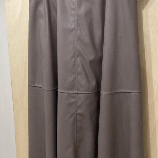 Falda Napa  con bolsillos 