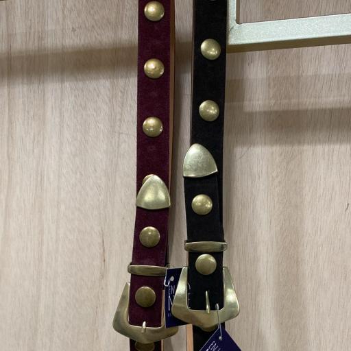 Cinturón tachuelas ante