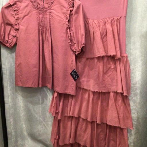CONJUNTO FALDA Y CAMISA TALLA UNICA