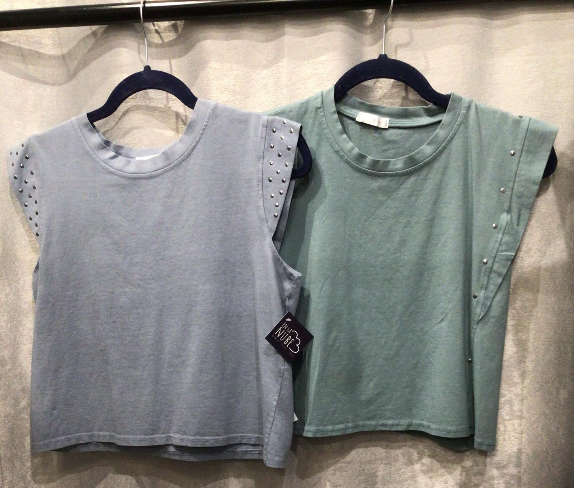 CAMISETA TACHUELAS DOS MODELOS TALLA UNICA