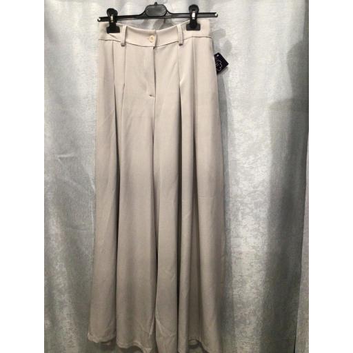 PANTALÓN 