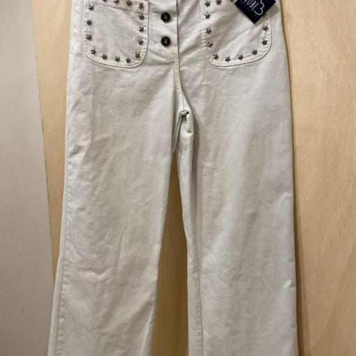 Pantalón beige tachuelas