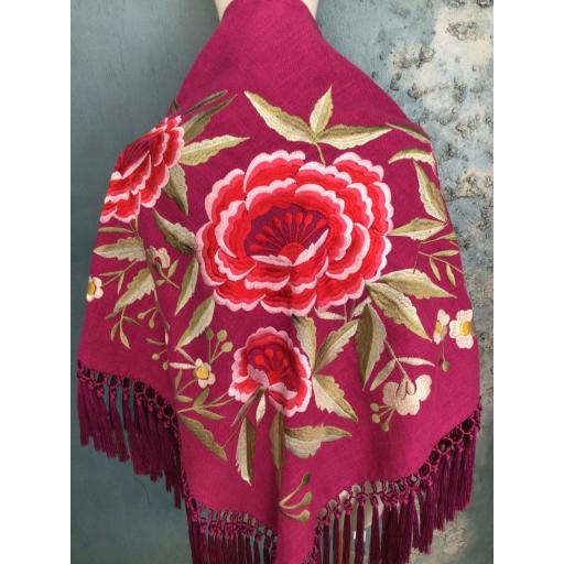 MANTÓN BORDADO HILO