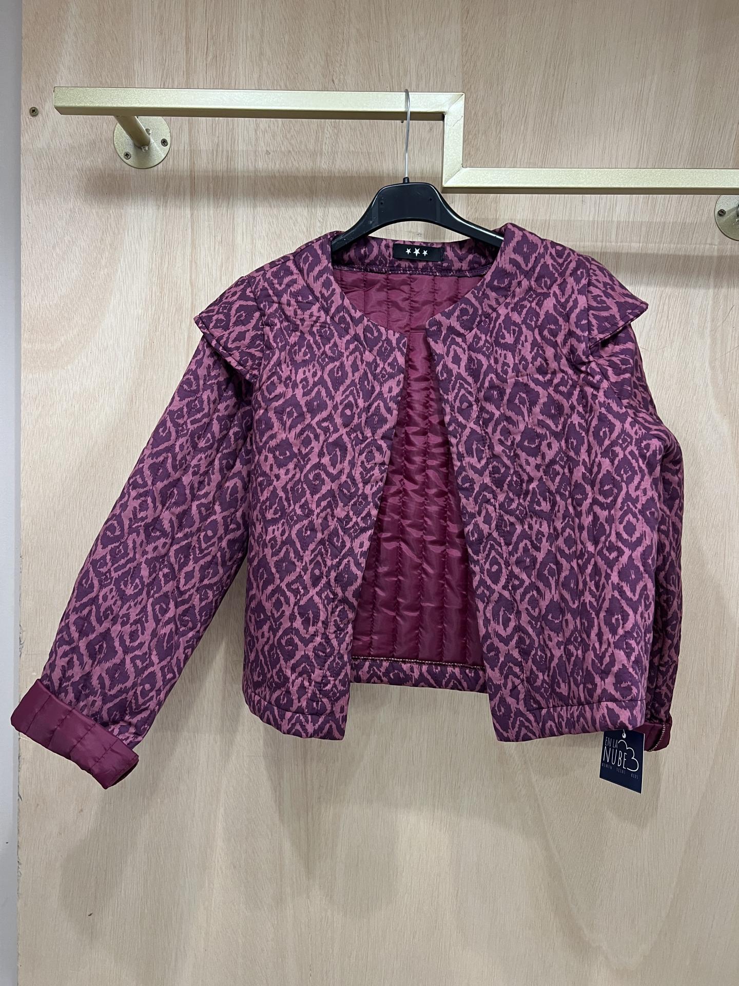 Chaqueta enguatada estampada