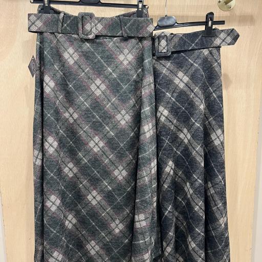 Falda al bies cuadros