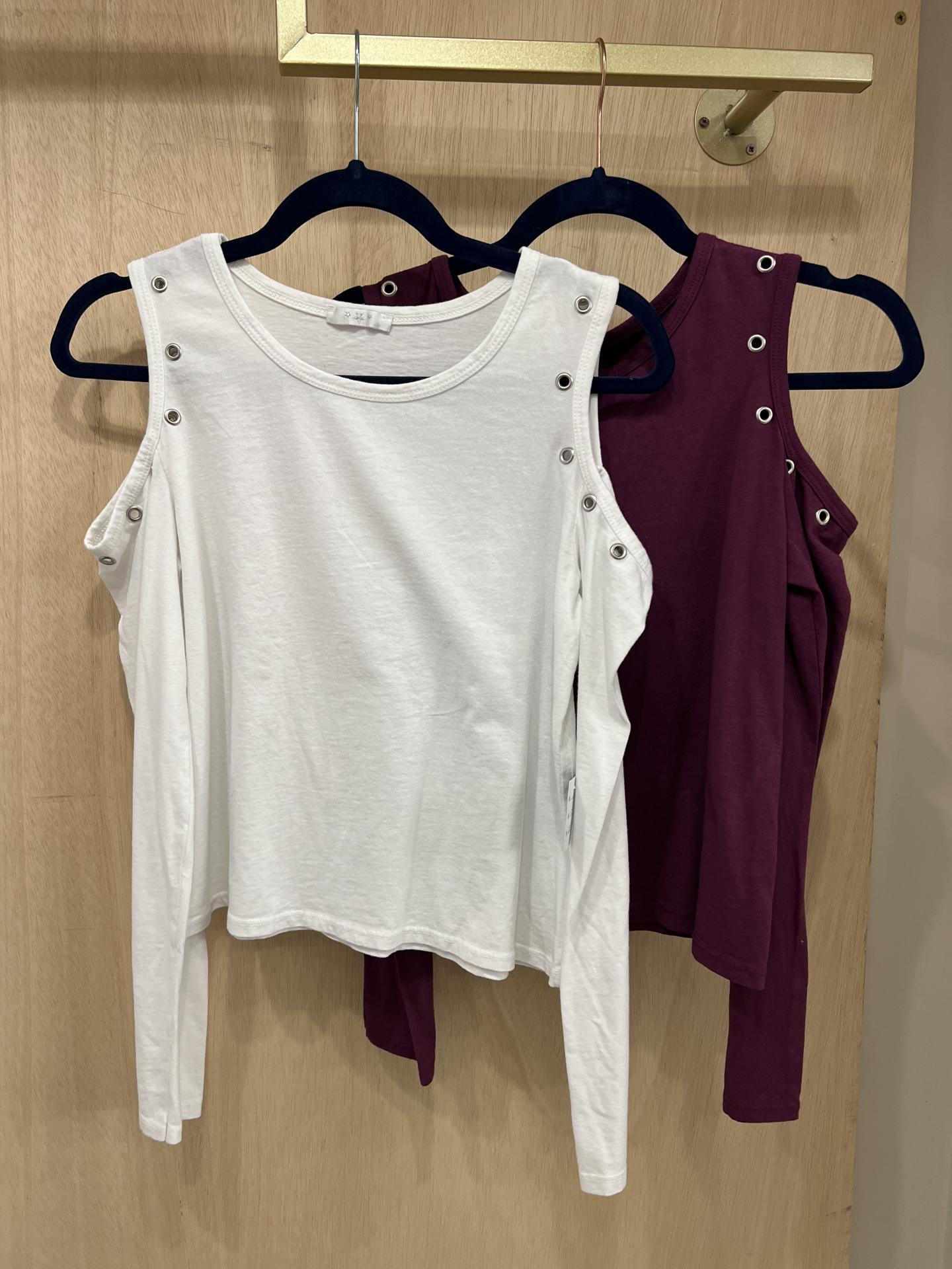 Camiseta tachas manga larga