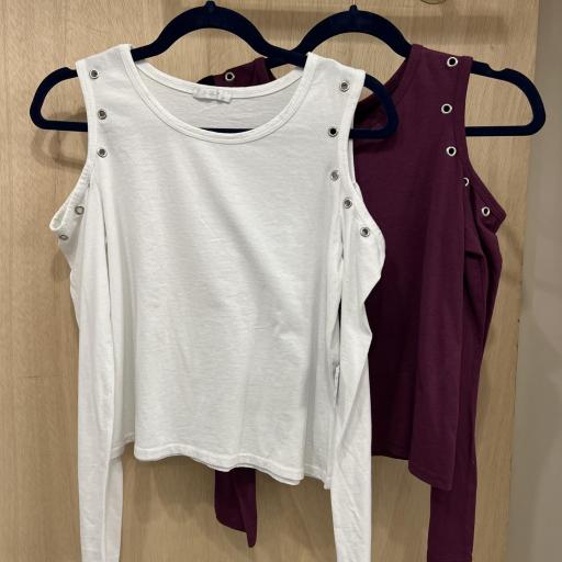 Camiseta tachas manga larga