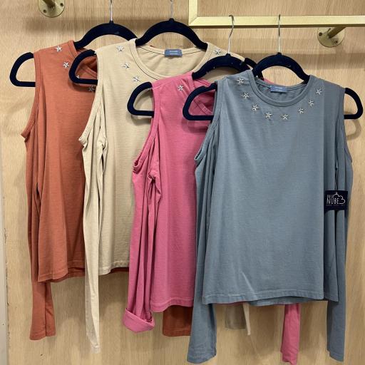 Camiseta cuello caja estrella bordada 