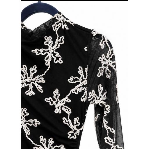 Vestido bordado [1]
