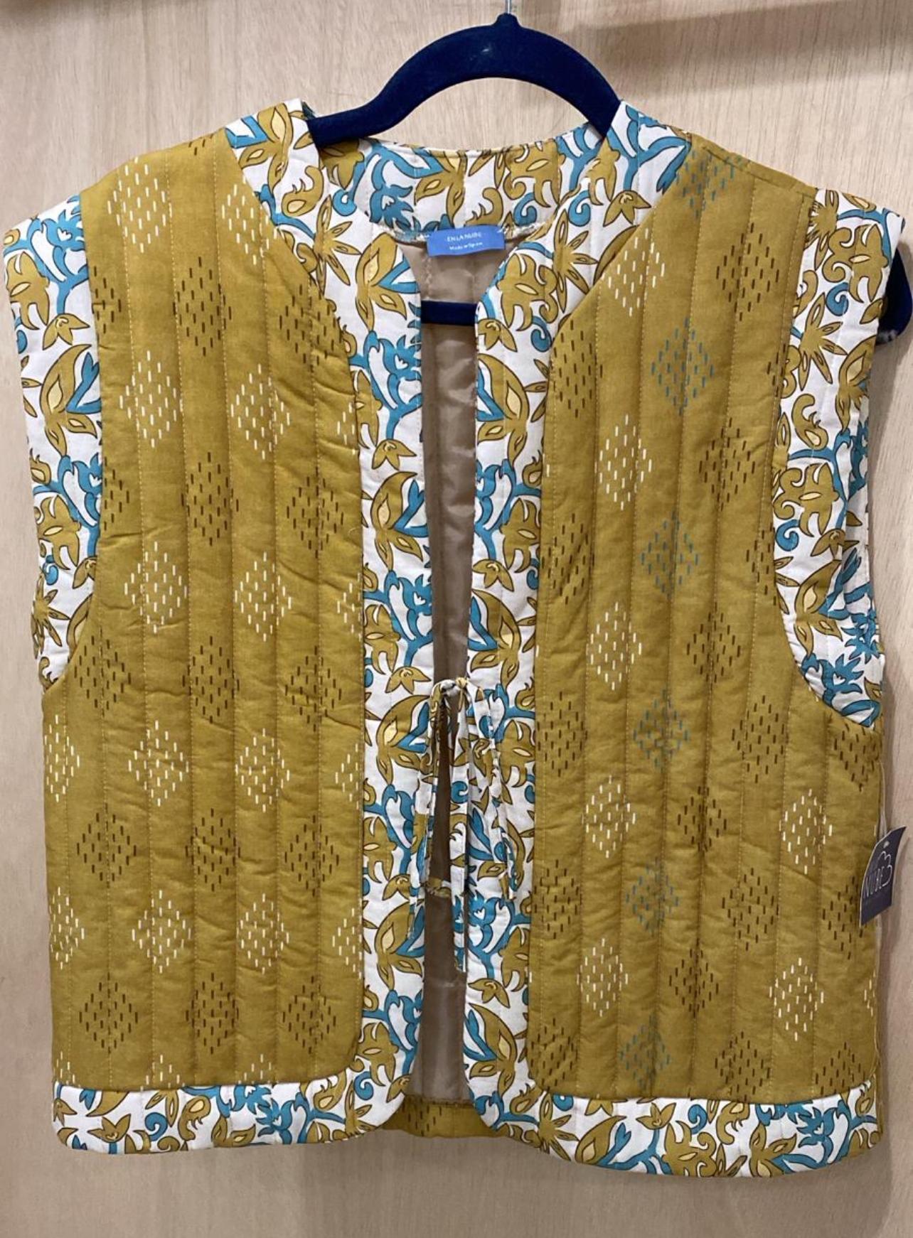 Chaleco enguatado estampado