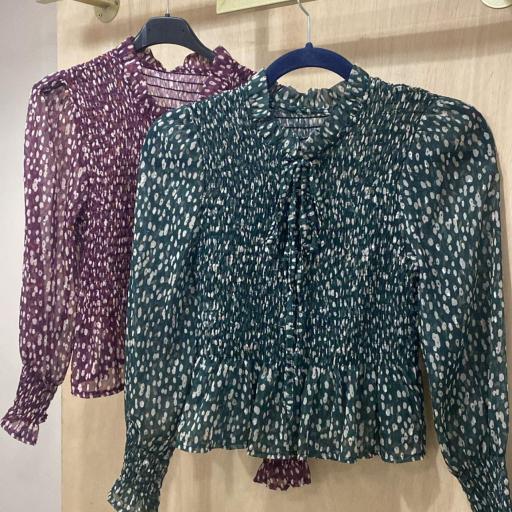 Camisa engomada lunares