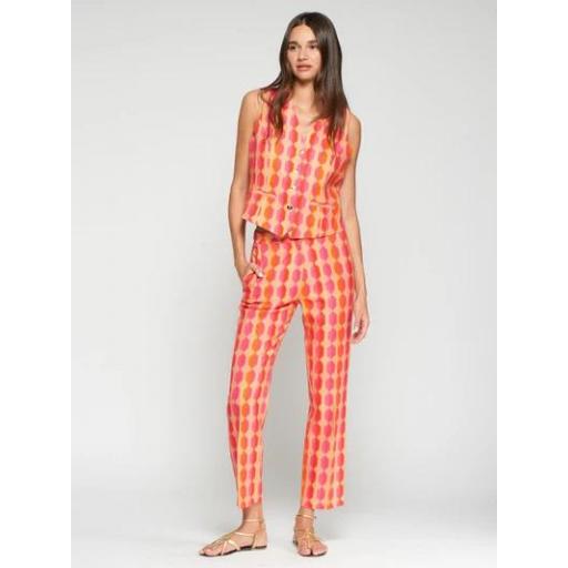 PANTALÓN RECTO ESTAMPADO GEOMÉTRICO ROSA-NARANJA, VILAGALLO PV 2026, REF. 33667