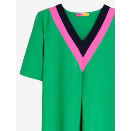 VESTIDO LARGO VERDE ESCOTE V EN CONTRASTE, VILAGALLO PV 2026, REF. 33369 [2]