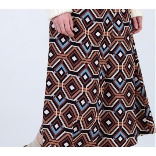 FALDA CRUZADA GEOMÉTRICA, SKATÏE OI 2025-26, REF. S05F58 [1]