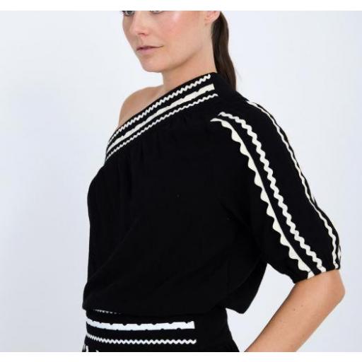 BLUSA ESCOTE ASIMÉTRICO, SKATÏE PV 2026, REF. S05T09 [1]