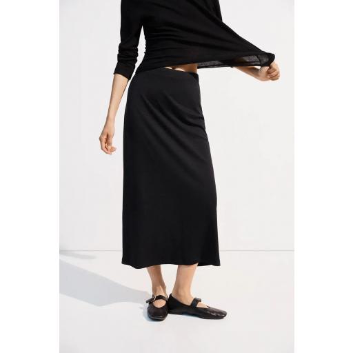 FALDA ERIKA, ESEOESE OI 2026, REF. 305447 [1]
