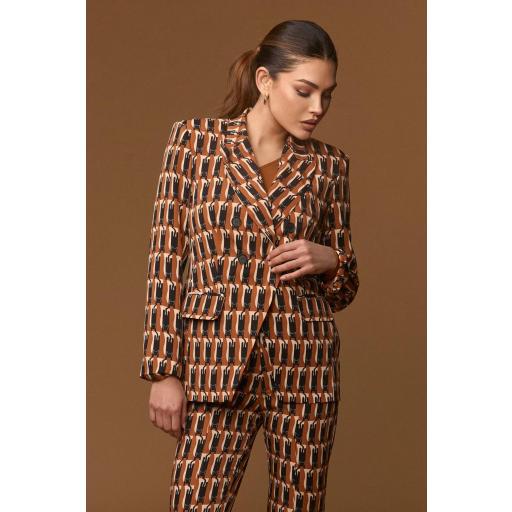 JACKET KAT, MINUETO OI 2026-27, REF. 262003