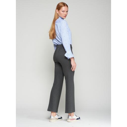 PANTALON CARLA GRIS ESTRUCTURA, VILAGALLO OII 2025-26, REF. 32860 [1]