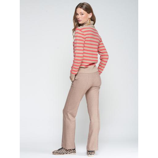PANTALÓN CARLA PUNTO DIAGONAL BEIGE, VILAGALLO OI 2025-26, REF. 32714 [1]