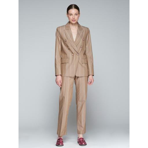 PANTALÓN DIPLOMATICO BEIGE, VILAGALLO PV 2025, REF. 32173