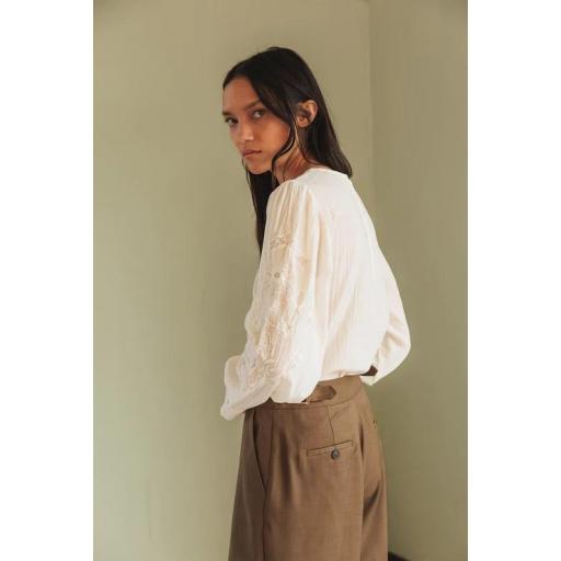 BLUSA BORDADO ROMÁNTICO, INDI&COLD 2025-26, REF. KI222 [1]