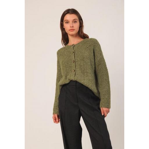CHAQUETA CON DETALLES DESAGUJADOS, INDI&COLD OI 2025-26, REF. RD451