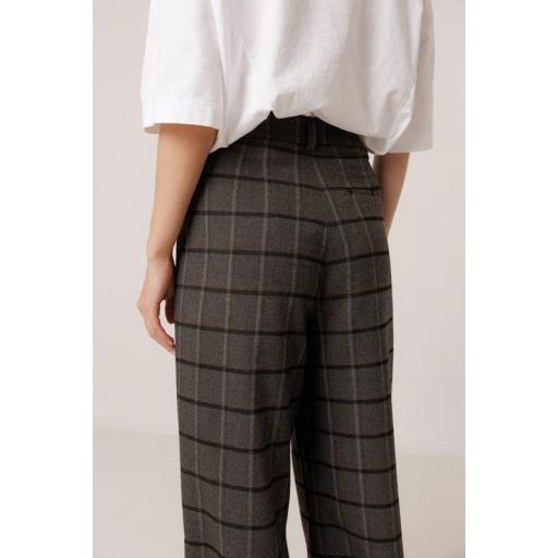 PANTALÓN PINZAS NOE, INDI&COLD OI 2026-27, REF. NJ296 [2]