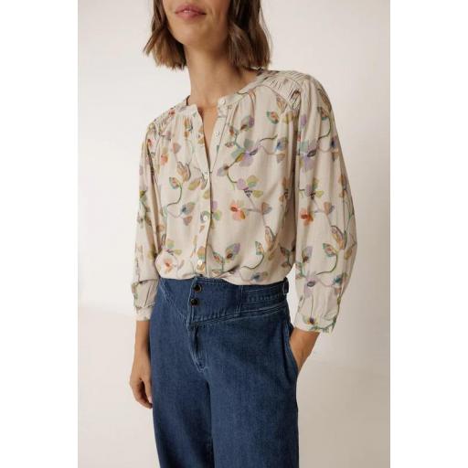 CAMISA DETALLE FRUNCIDO, INDI&COLD PV 2026, REF. AD101