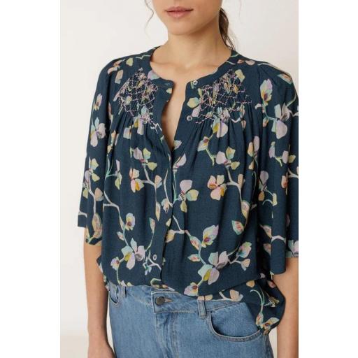 CAMISA DETALLE SMOCK, INDI&COLD PV 2026, REF. AD102