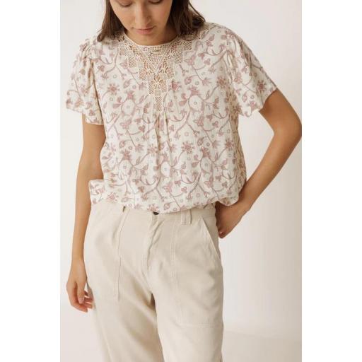 CAMISA CON ENCAJE, INDI&COLD PV 2026, REF. AD122