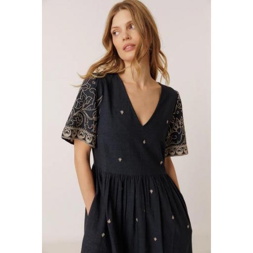 VESTIDO BORDADO, INDI&COLD PV 2026, REF. BK170 [2]