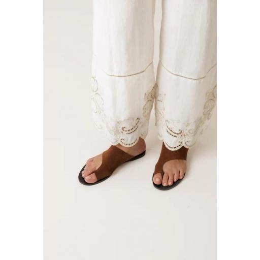 PANTALÓN BAJO BORDADO, INDI&COLD PV 2026, REF. KI178 [1]