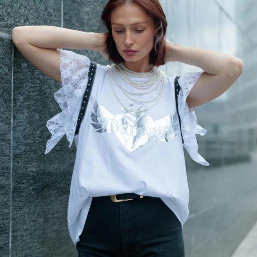Camiseta Chill&Buy "Tachas Alas Believe"