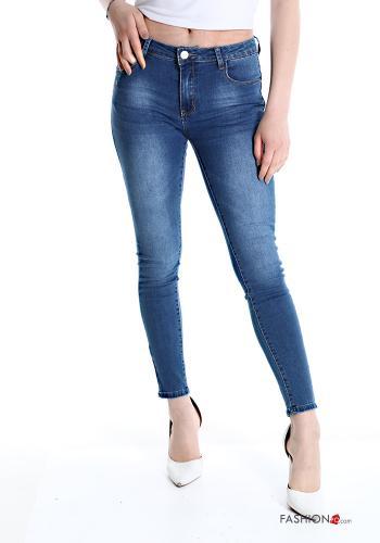 Jeans ajustados en azul medio
