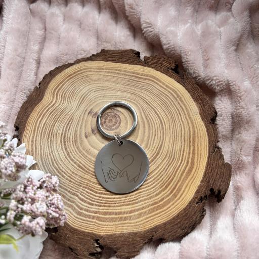 Llavero Aluminio Manos Unidas Personalizado Con Fecha [0]