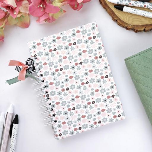 Papel Laminado Campo De Flores Menos Es Nada Alúa Cid [3]