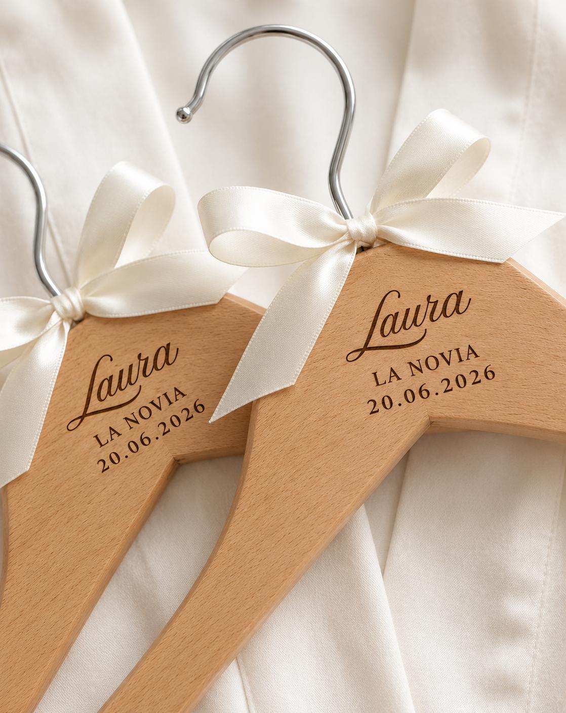 Percha de Madera Grabada para Boda