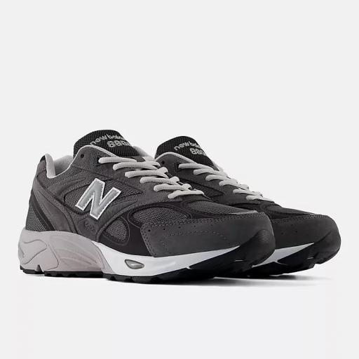 New balance u880r