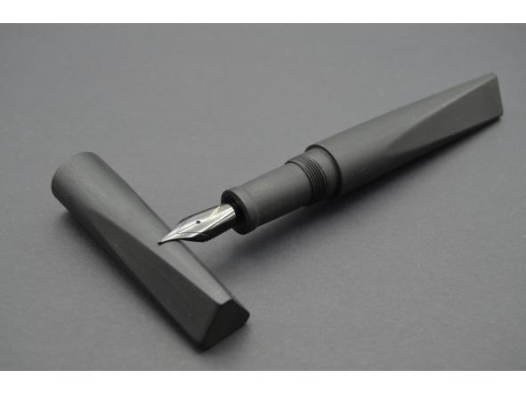 Cygnus ebonita black coal