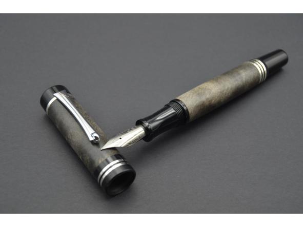 Estilográfica Egeo  madera de Raiz de Buckeye gris